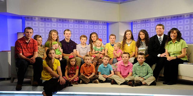 duggar family all together on a couch