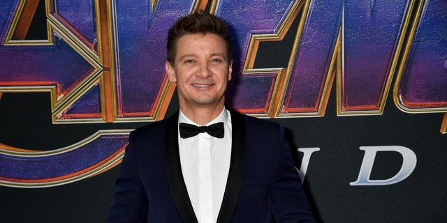 Jeremy Renner's neighbors believe that he technically died briefly as they waited over 20 minutes for help.
