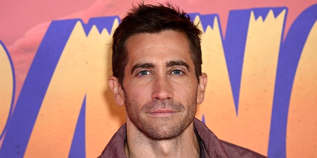 Jake Gyllenhaal was reportedly curt with more than one reporter on the red carpet.