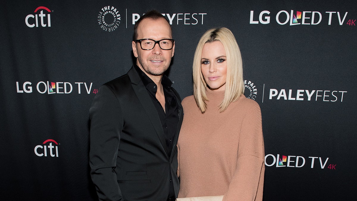 Donnie Wahlberg and Jenny McCarthy pose together
