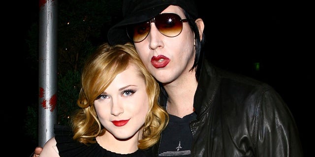 Marilyn Manson wears dark sunglasses with Evan Rachel Wood in 2007