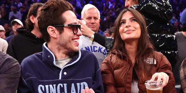 Pete Davidson and Emily Ratajkowski sat side-by-side at a Knicks game in New York.